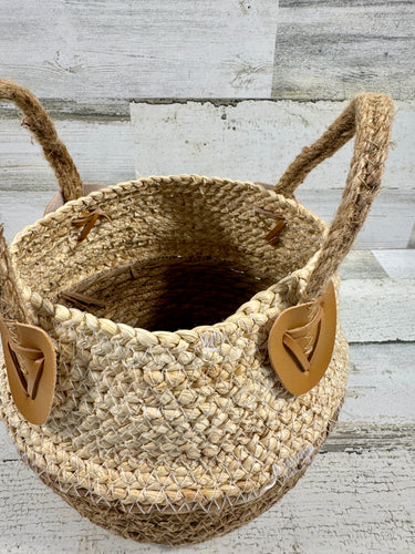 Large Natural Woven Basket with Handles – Two-Tone Decorative Storage Basket