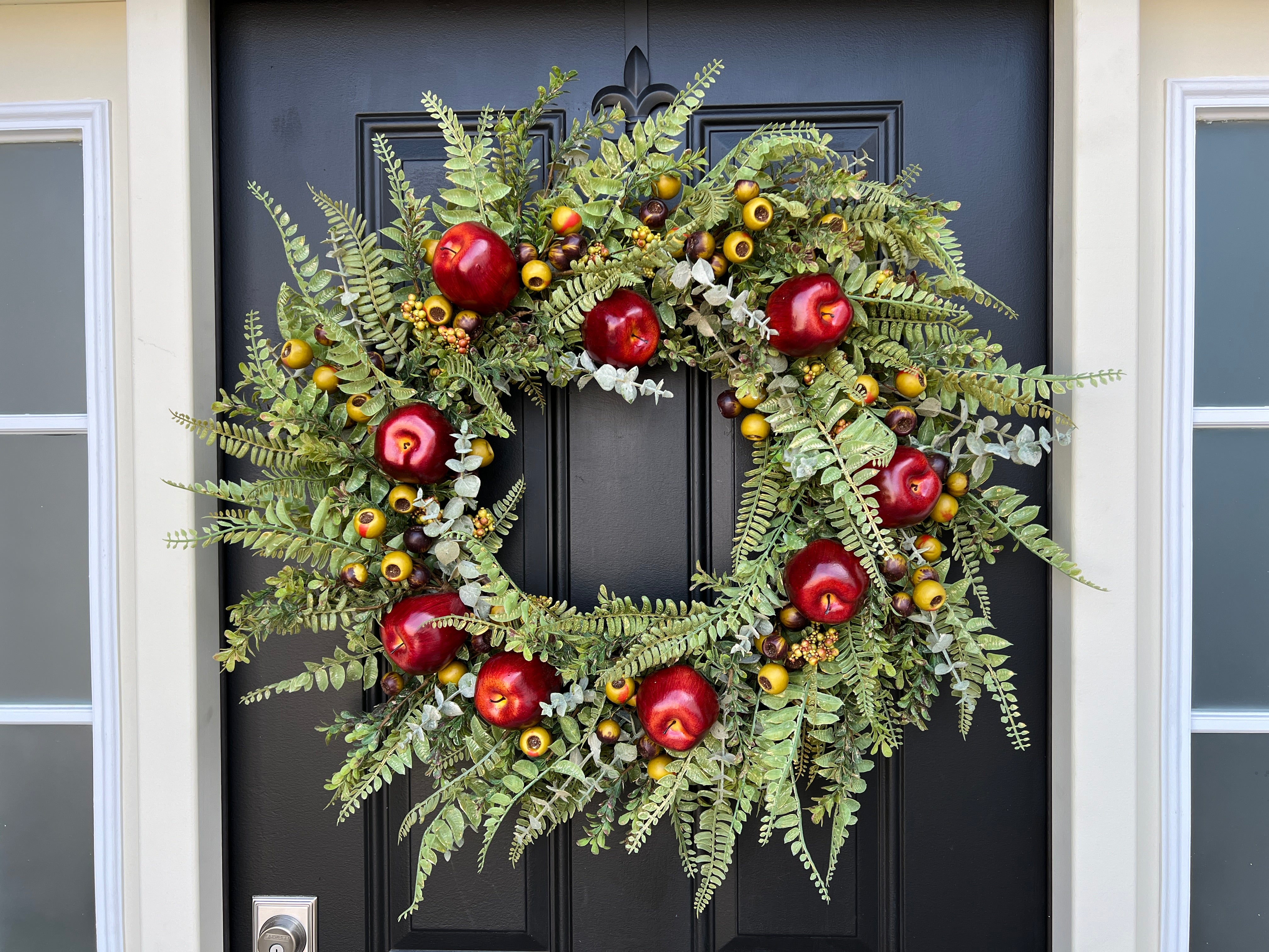 Fall Red Delicious Apple Wreath, Life Size Apples