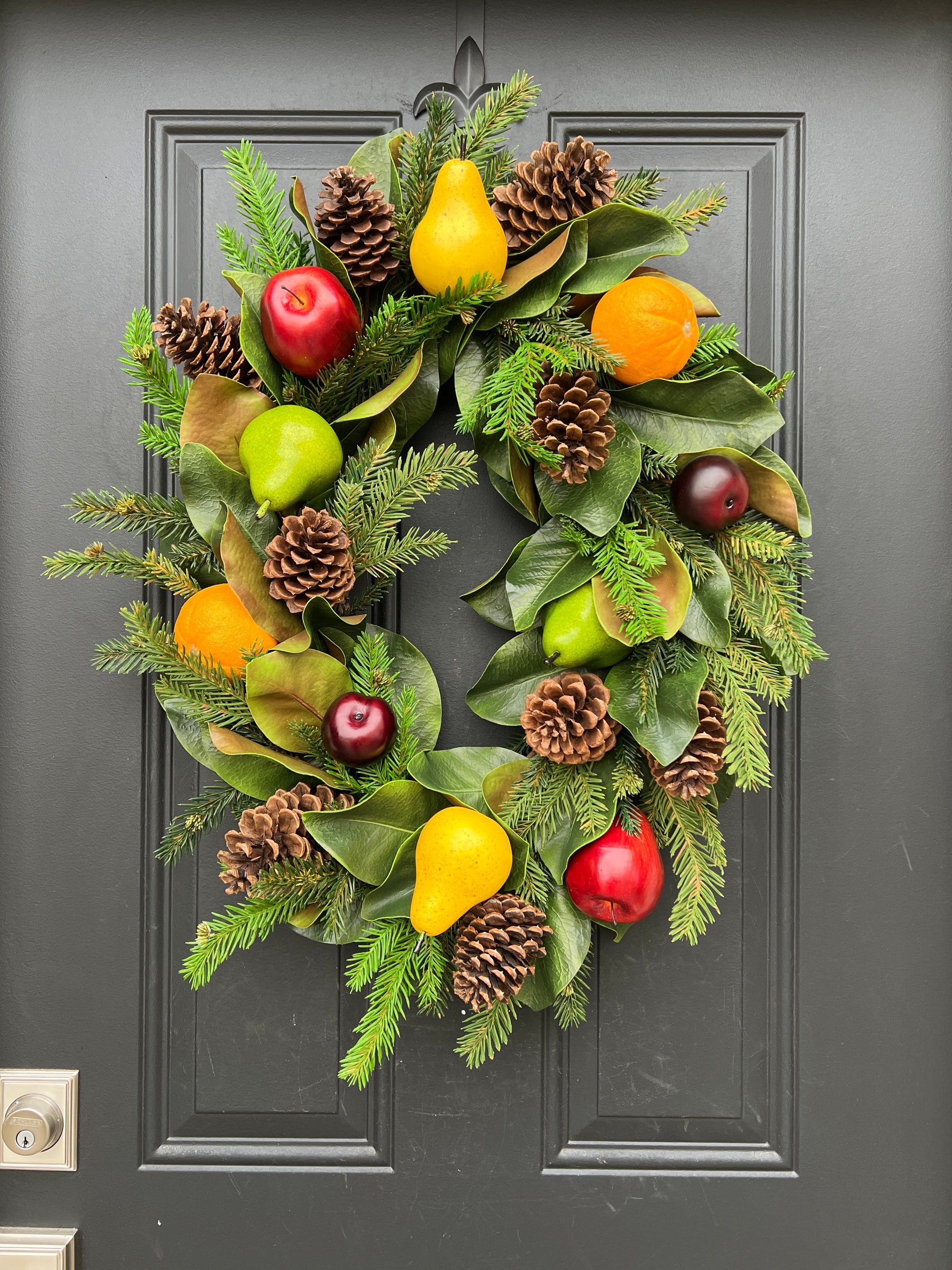 Oval Thanksgiving and Christmas Wreath, Colonial Williamsburg Decor