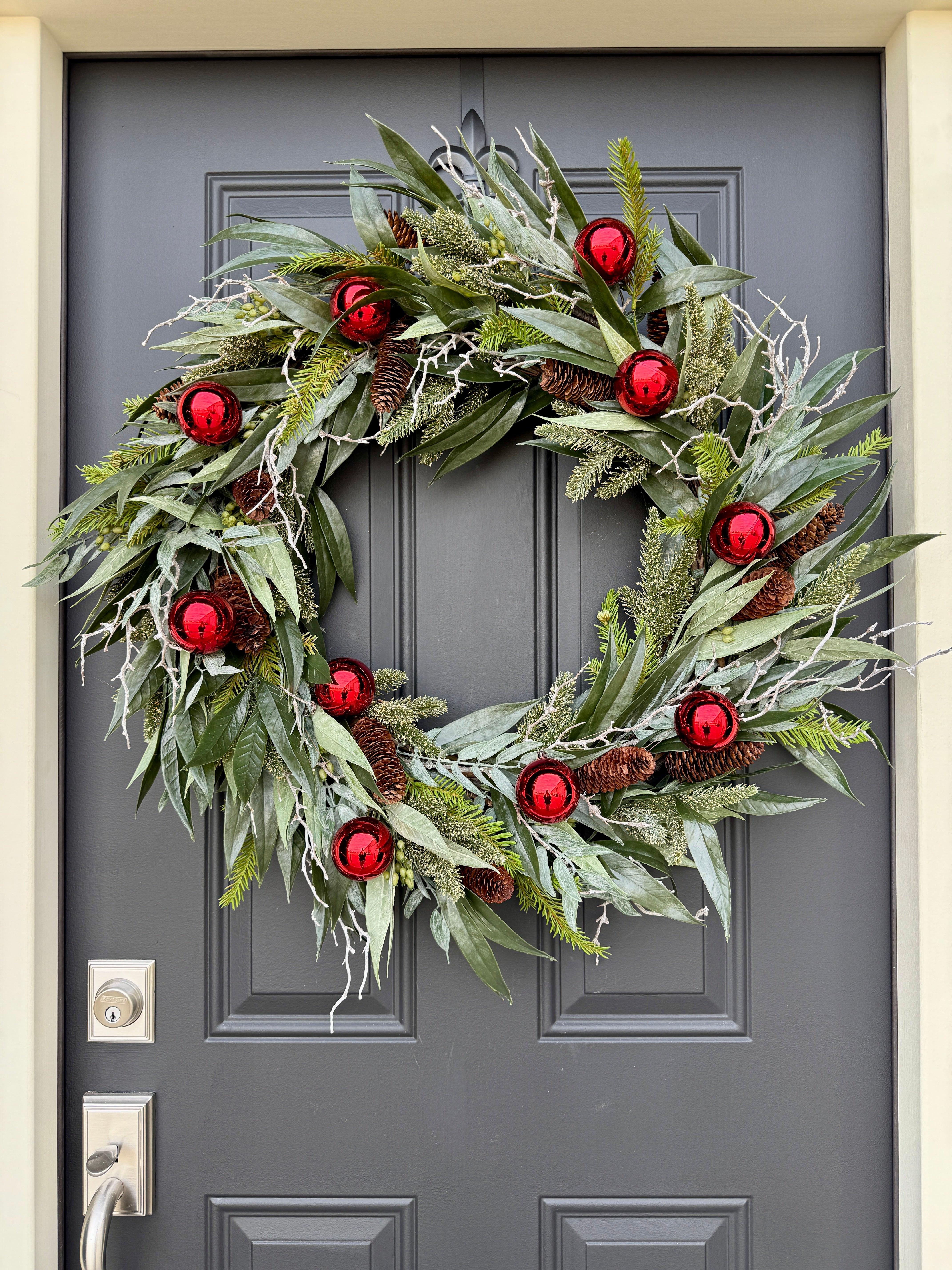 Red Ornament & Evergreen Wreath – Elegant Holiday Door Decoration |