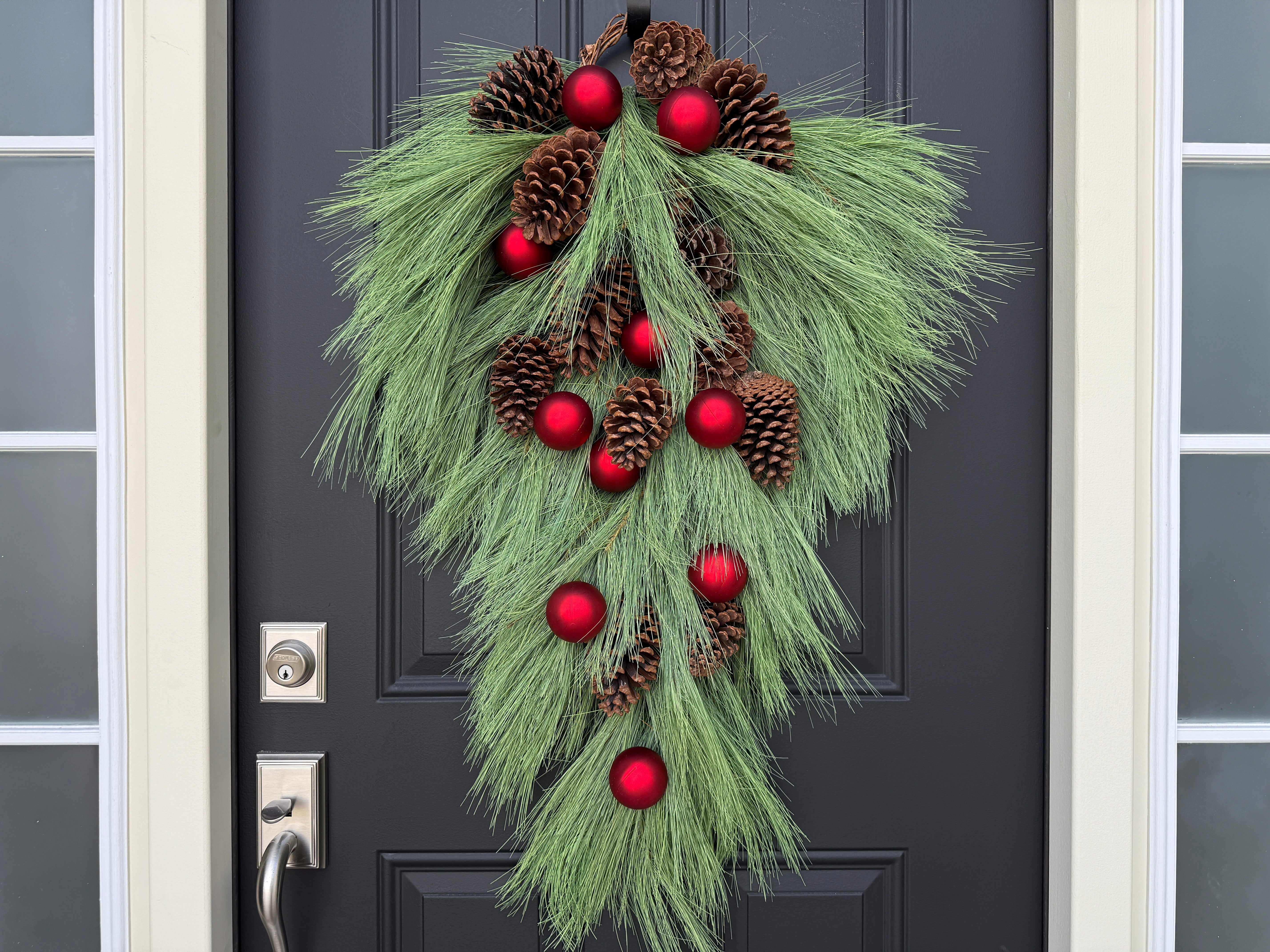 Nostalgic Red Ornament & Pine Swag – Handcrafted Christmas Door Decor |