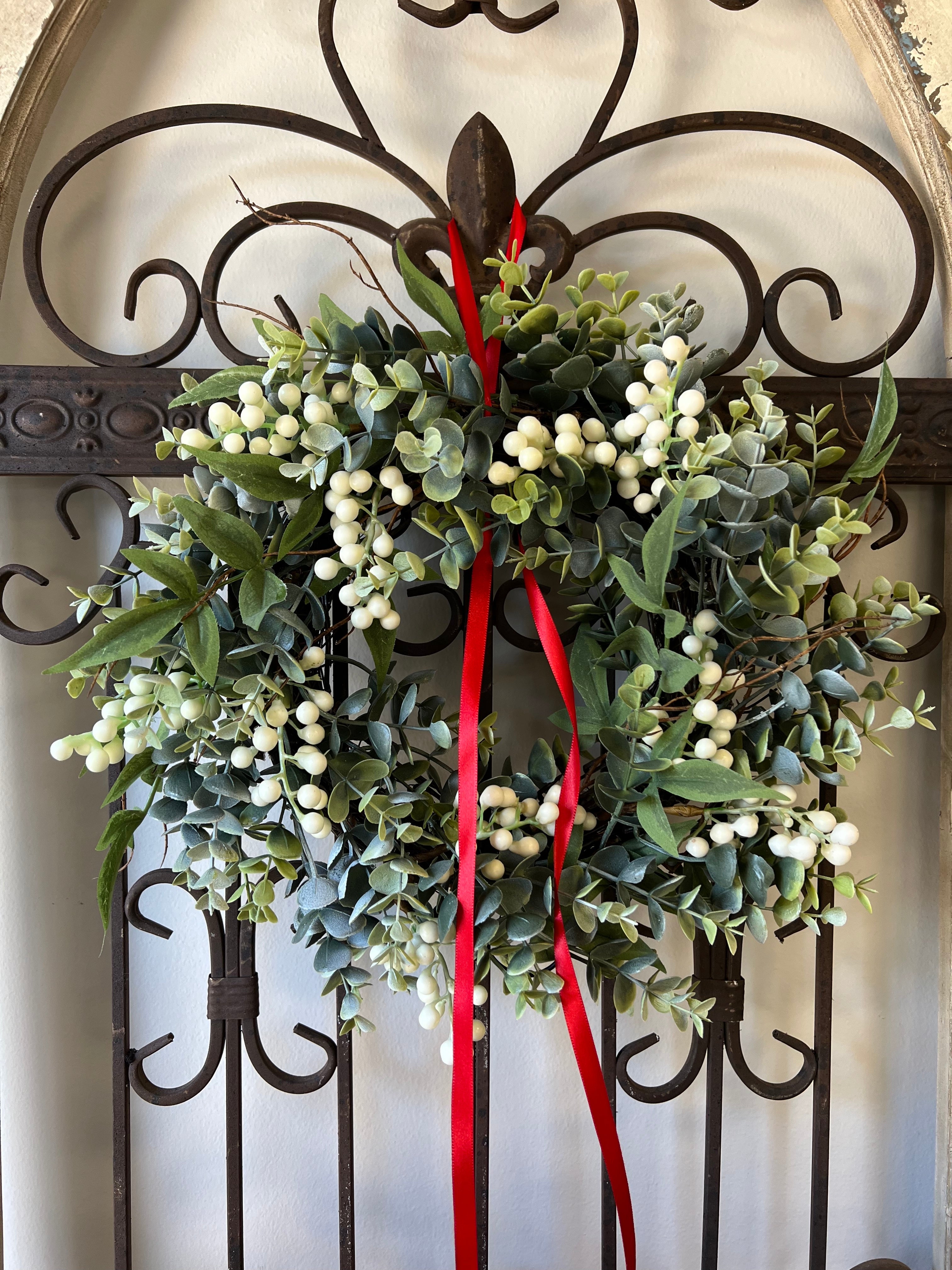 White Berry Mini Wreath for Christmas