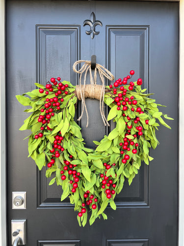 Heart of Holly Christmas Wreath - TwoInspireYou
