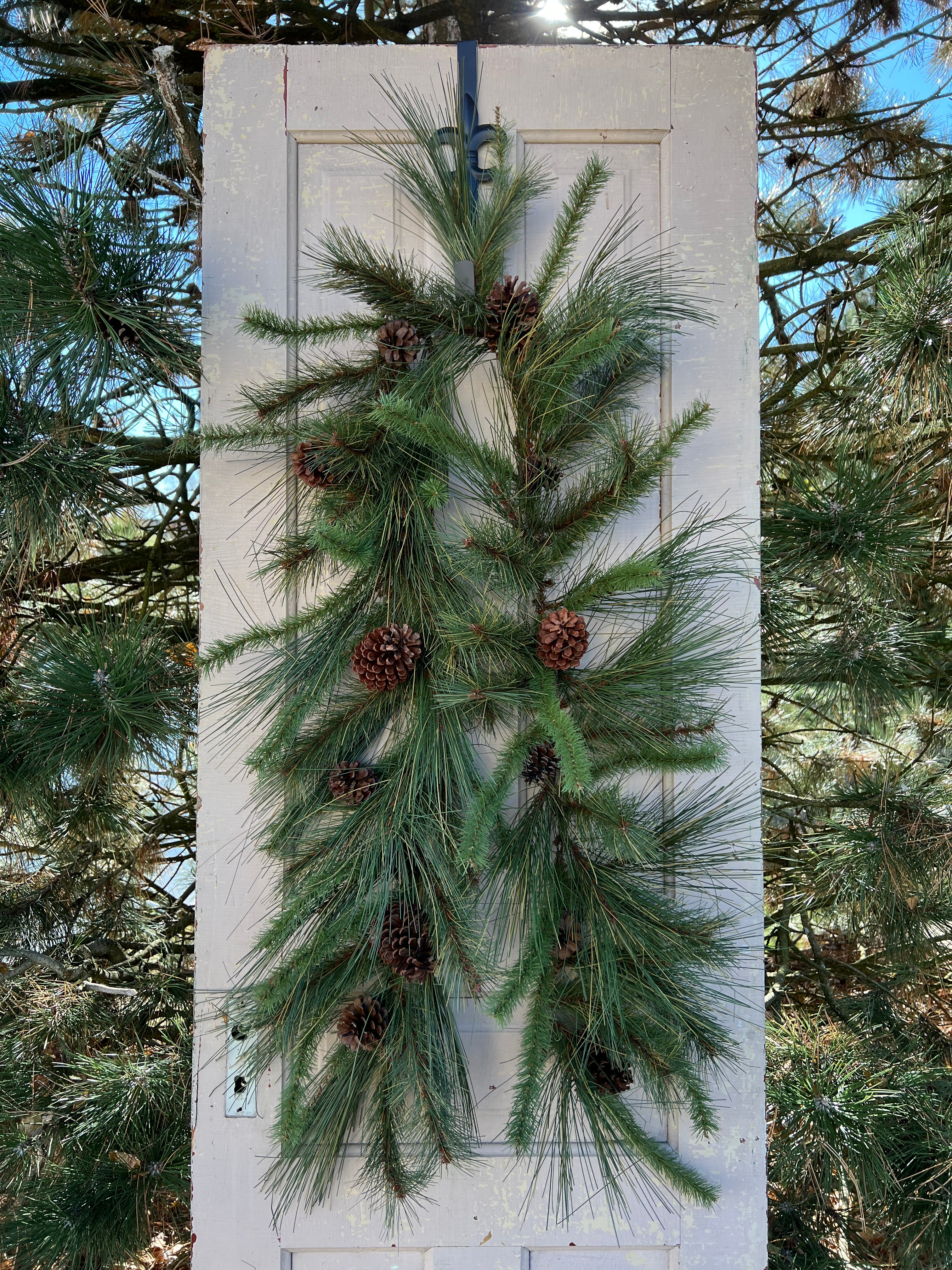 Long Needle Pine Garland with Natural Pinecones – Lifelike Christmas Greenery