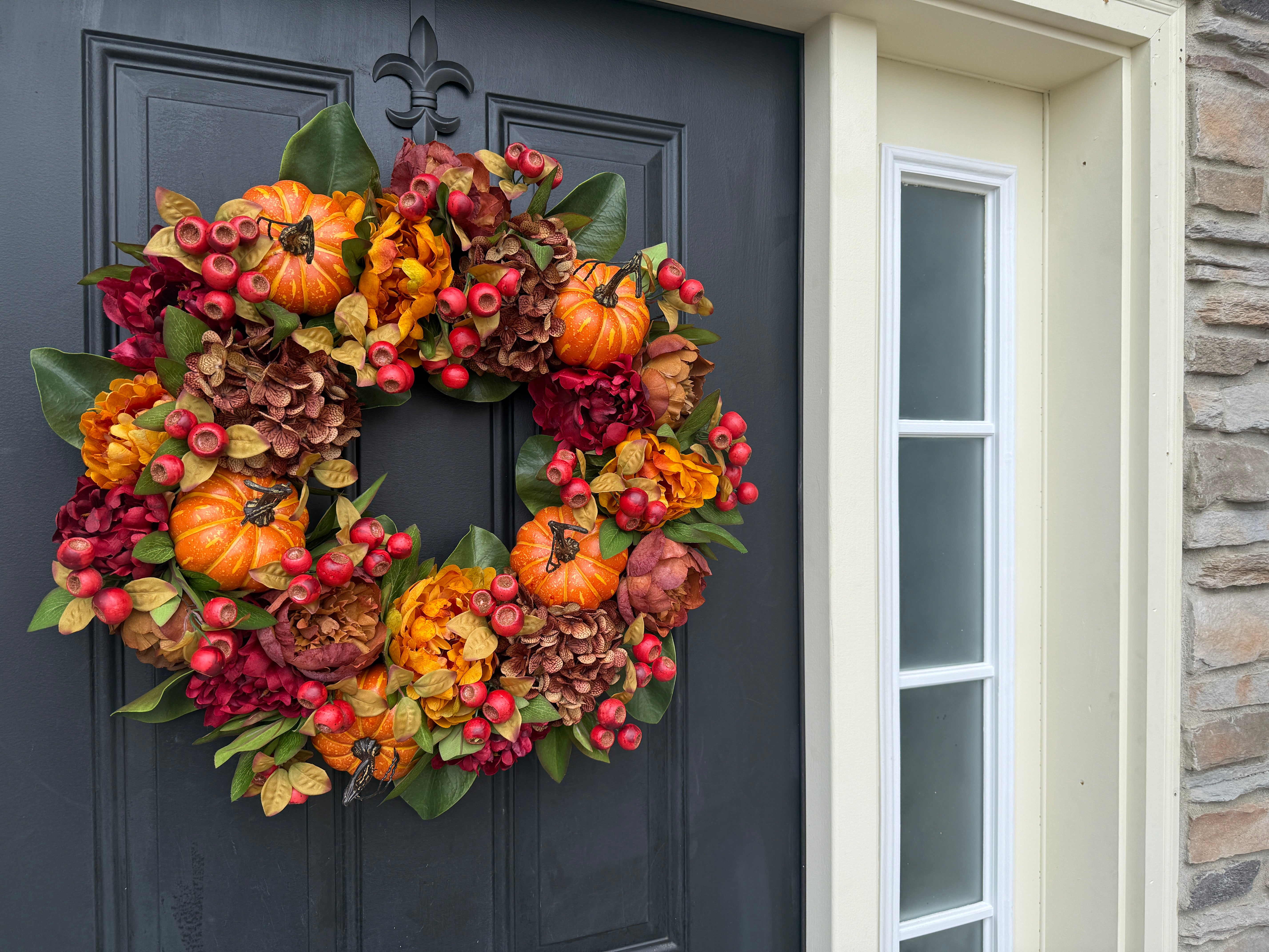 Pumpkin & Berry Harvest Wreath – Rustic Fall Door Decoration