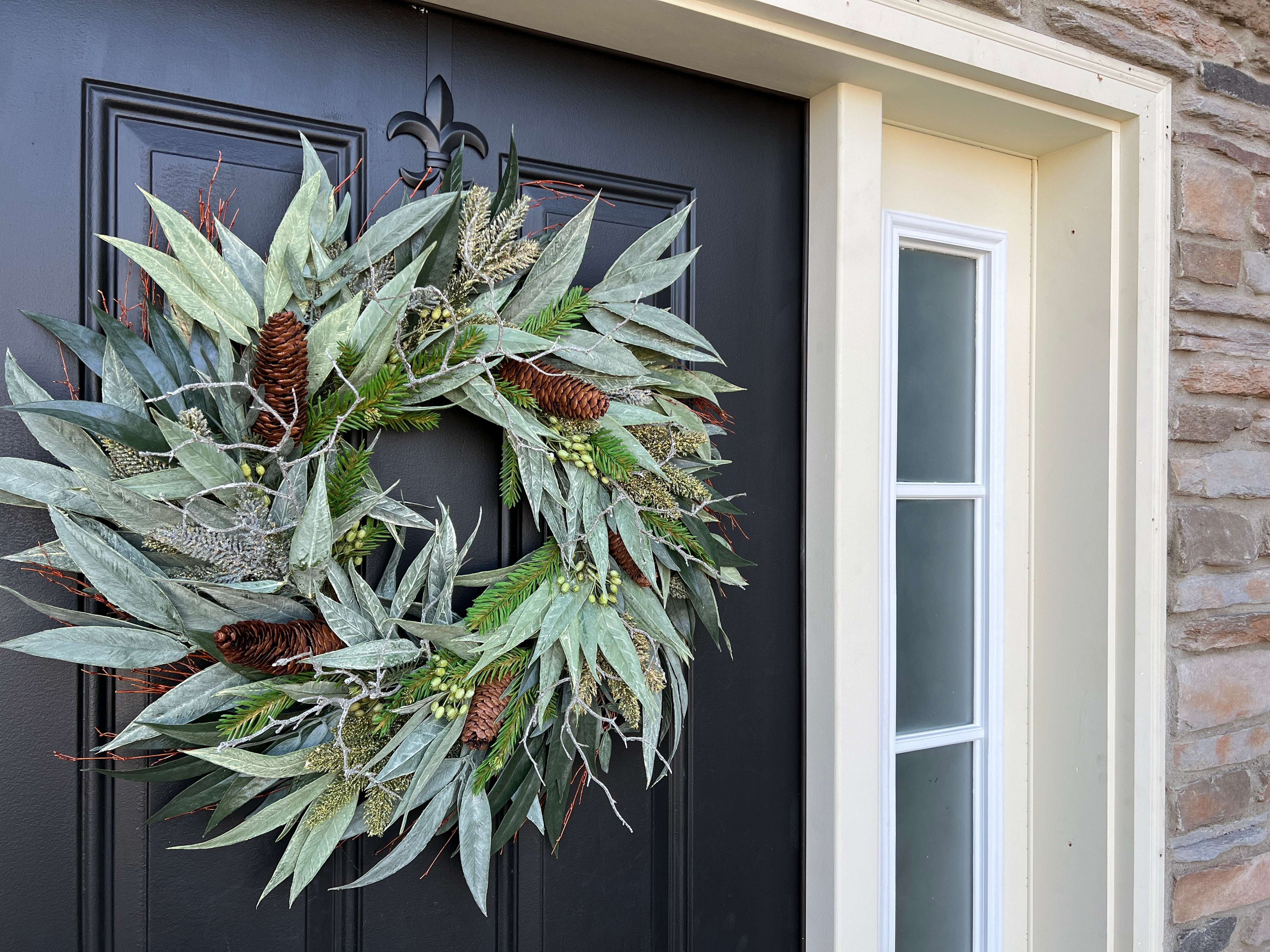 Bay Leaf and Pine Wreath – Versatile Winter Greenery |