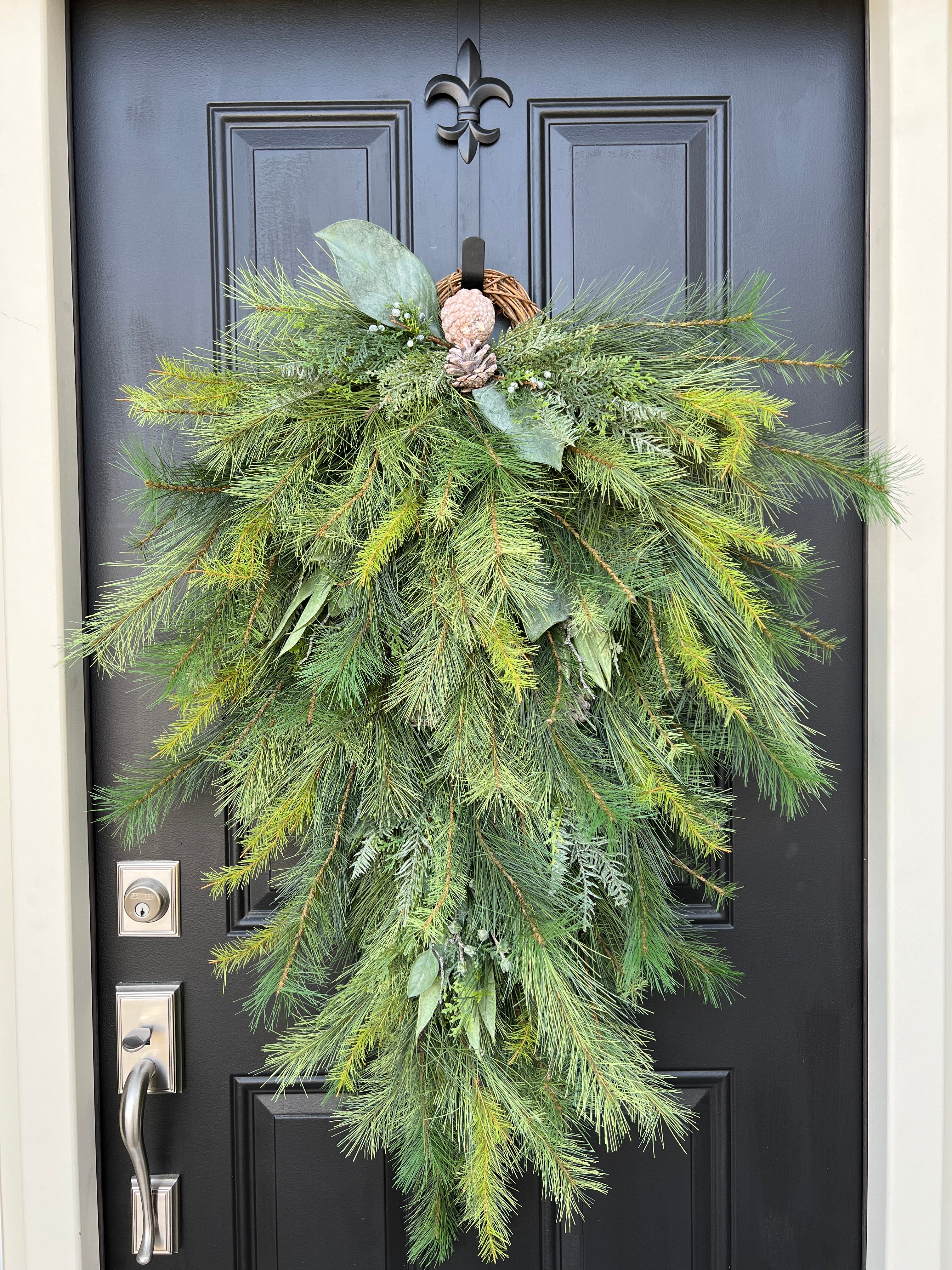 Lush Mixed Pine Christmas Teardrop Swag with Natural Accents |