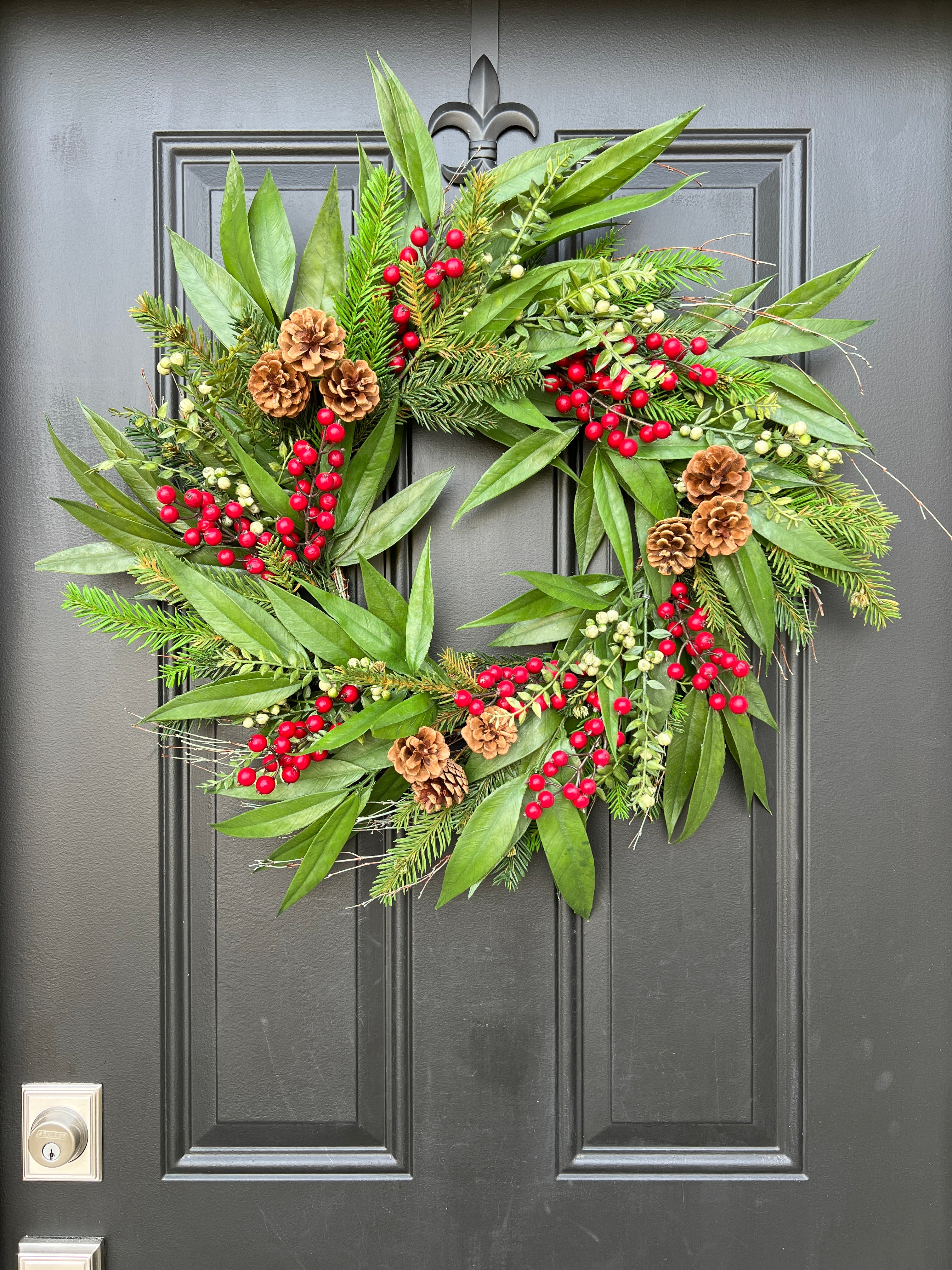 Bay Leaf Wreath with Red Berries and Pinecones – Rustic Holiday Décor