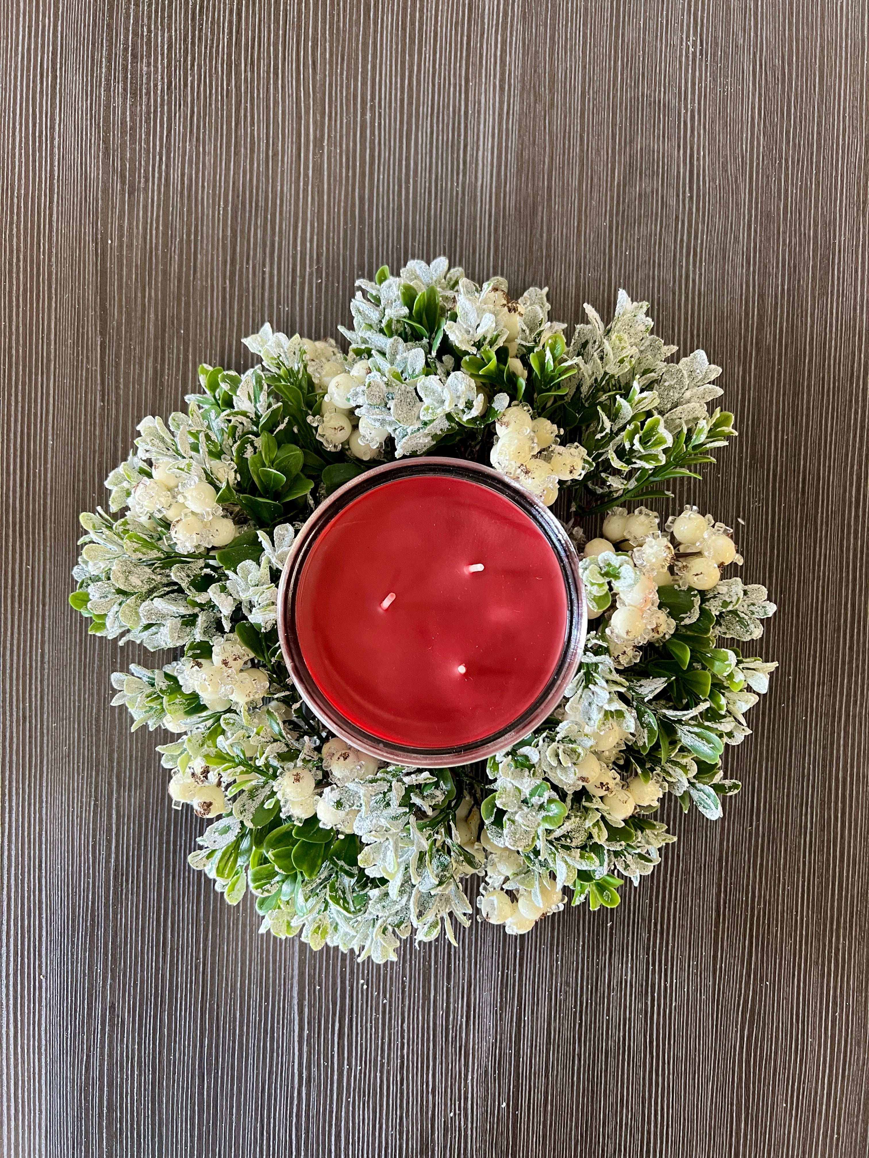 Mistletoe Berry and Boxwood Candle Ring