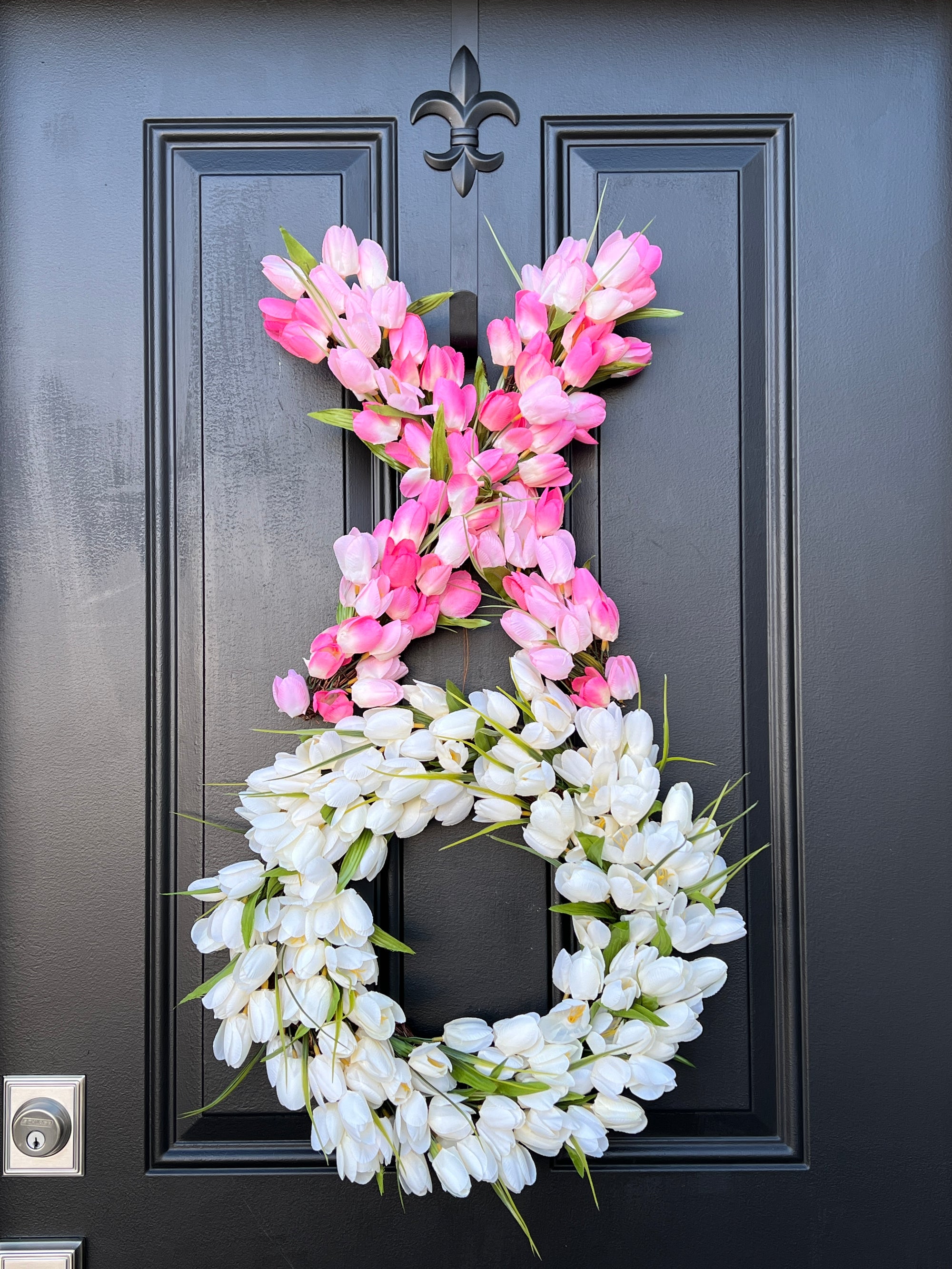 Valentine's Day XO Wreath, Fun and Flirty Gift Ideas, Pink and White Party Decorations