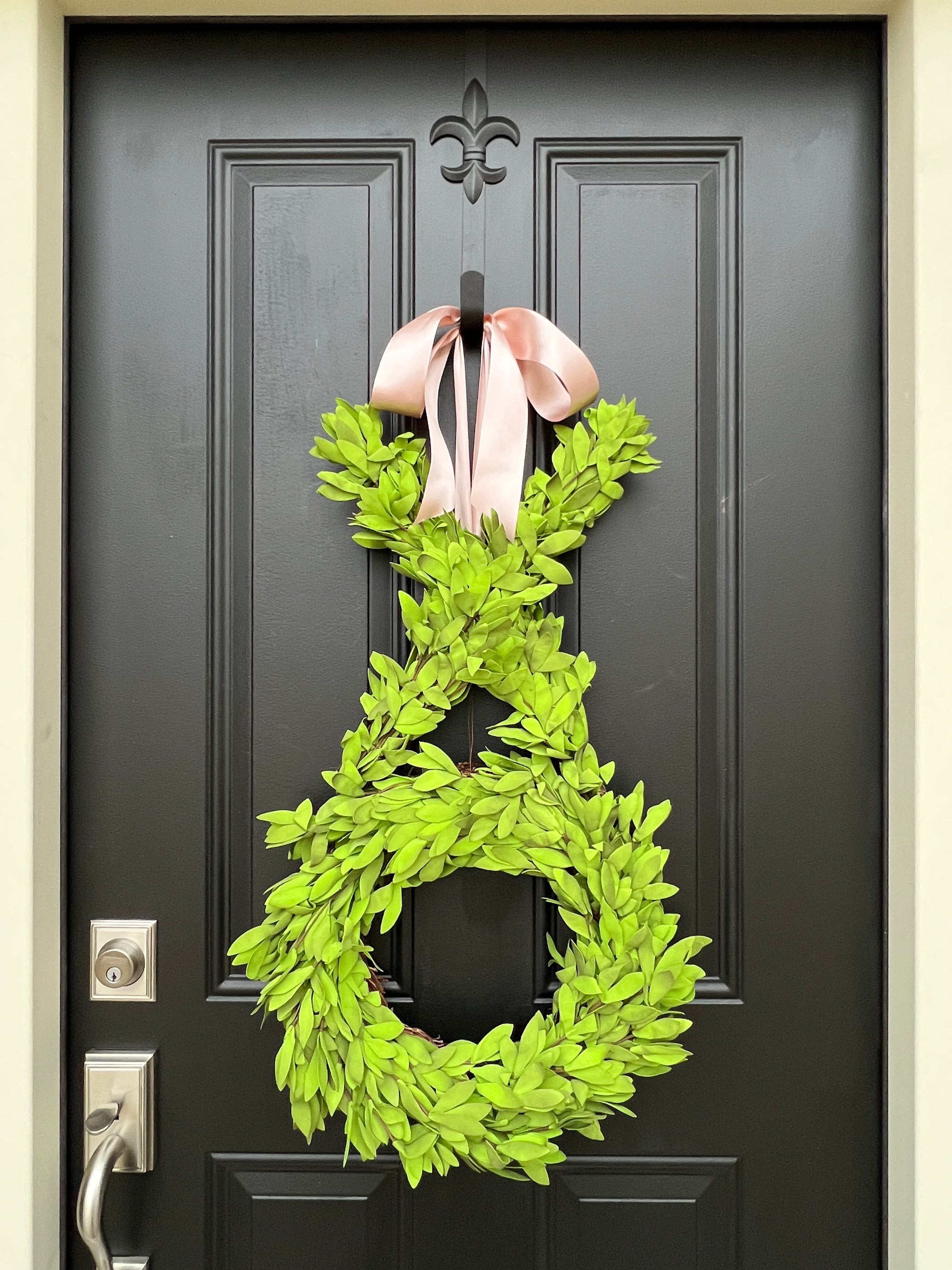 Boxwood XO Wreath for Valentine's Day, Front Door Decor for Valentine's Day Party