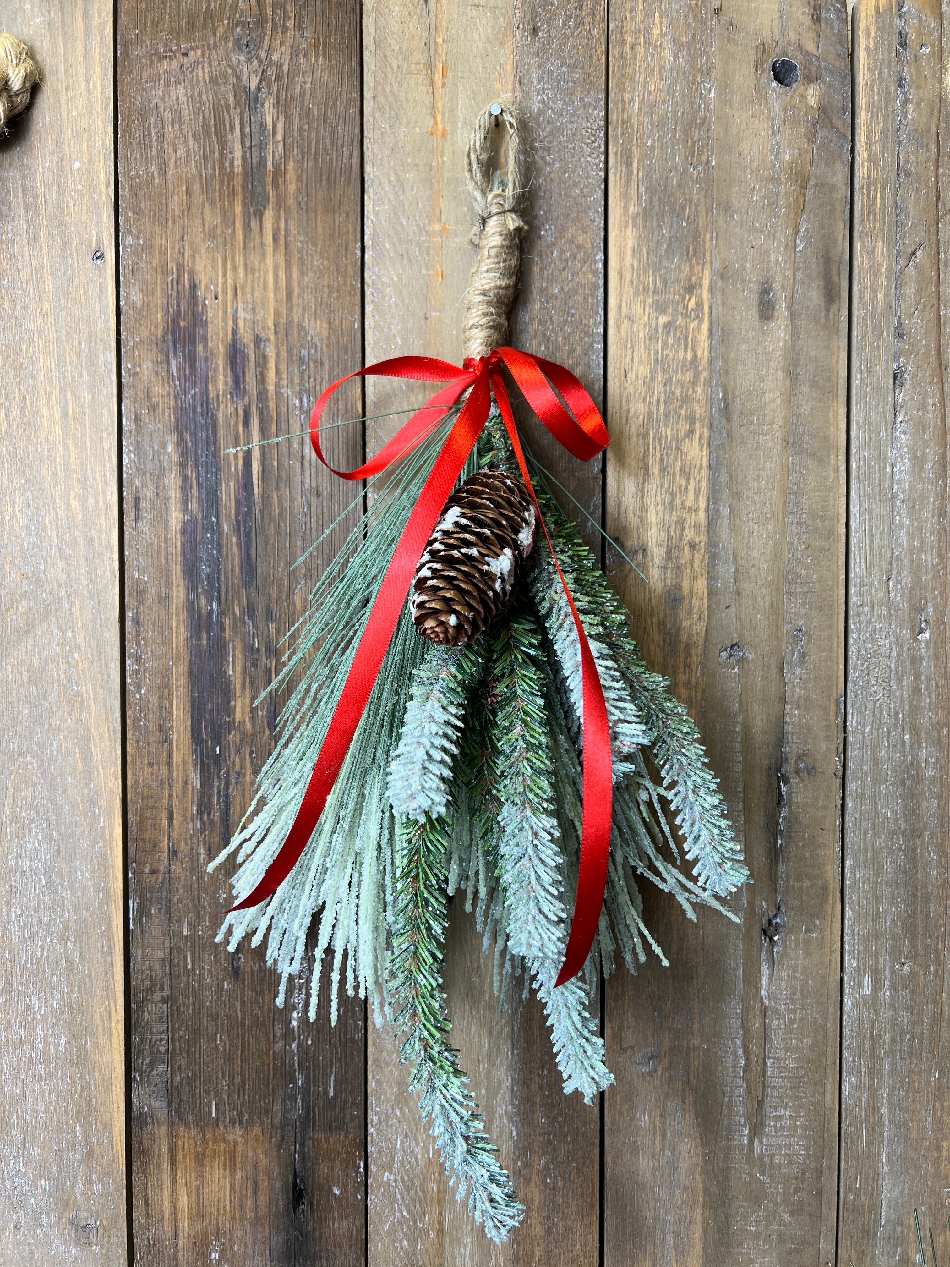 Christmas Greenery Hanging Bundles – Pine, Bayleaf, and Berry Décor