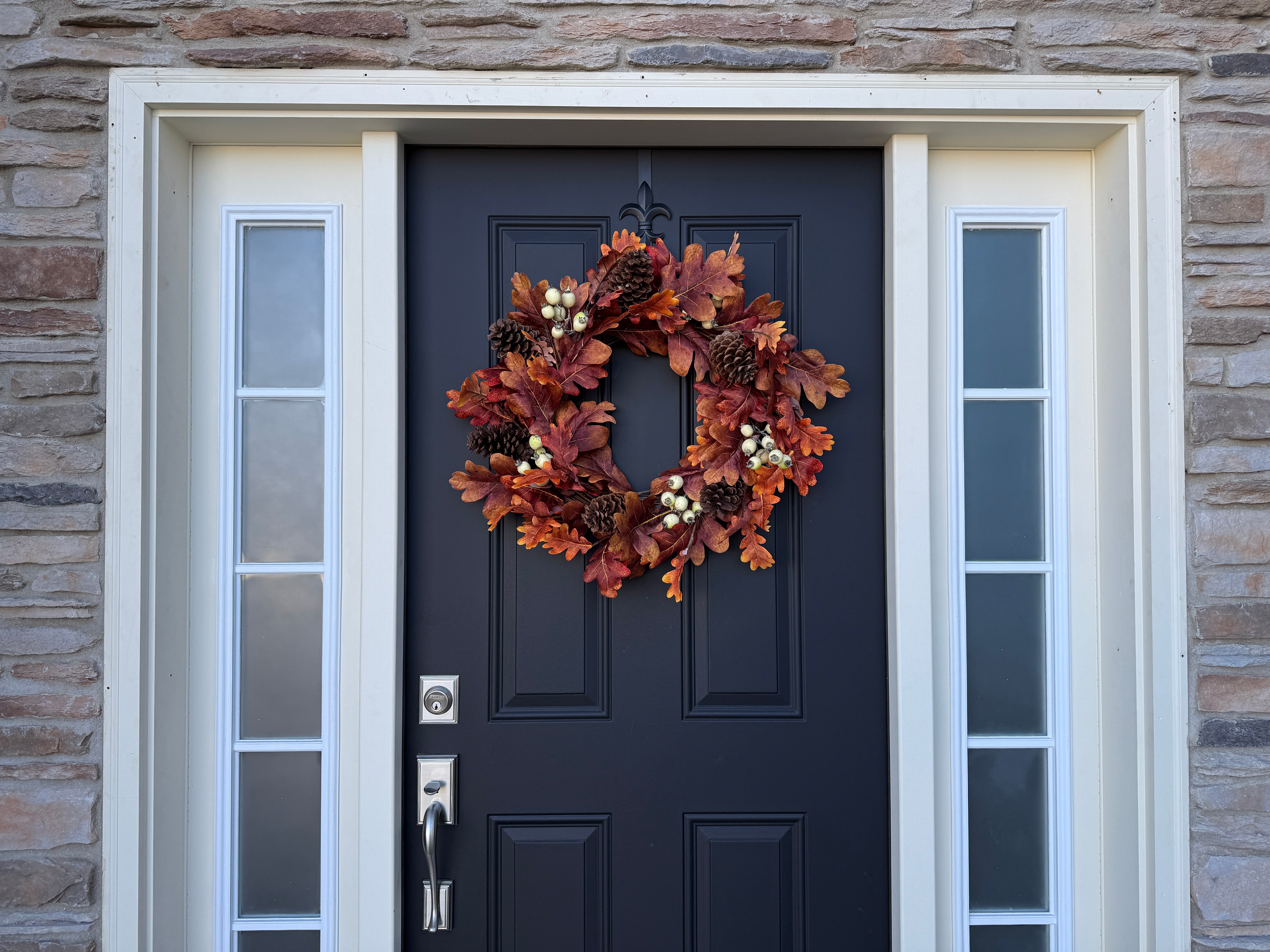 Rustic Oak Leaf and Pinecone Wreath with Cream Berries |