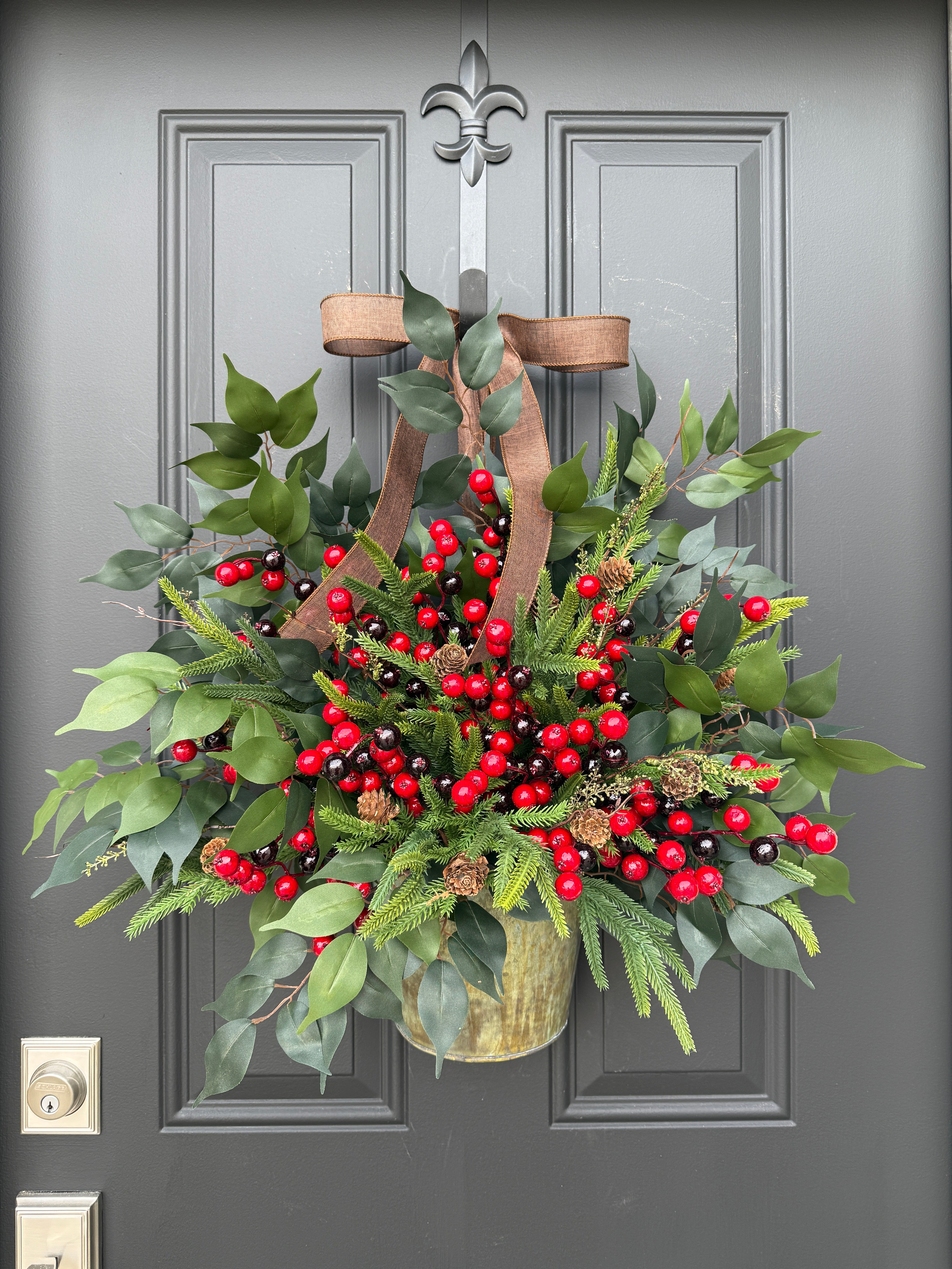 Christmas Red Berry & Eucalyptus Bucket Wreath – Vintage Christmas Door Decor
