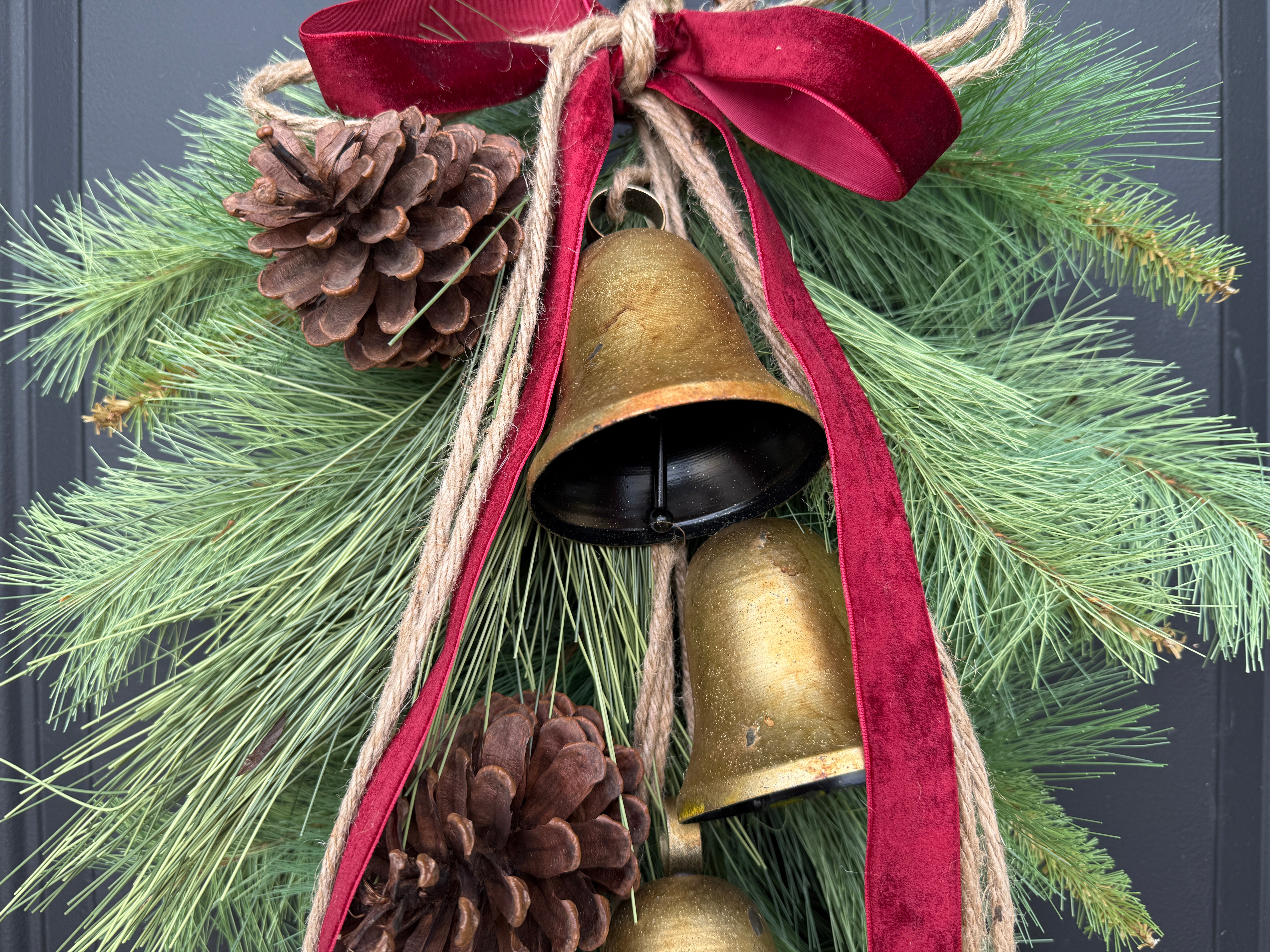 Nostalgic Pine & Bell Christmas Swag – Velvet Ribbon Holiday Door Decor |
