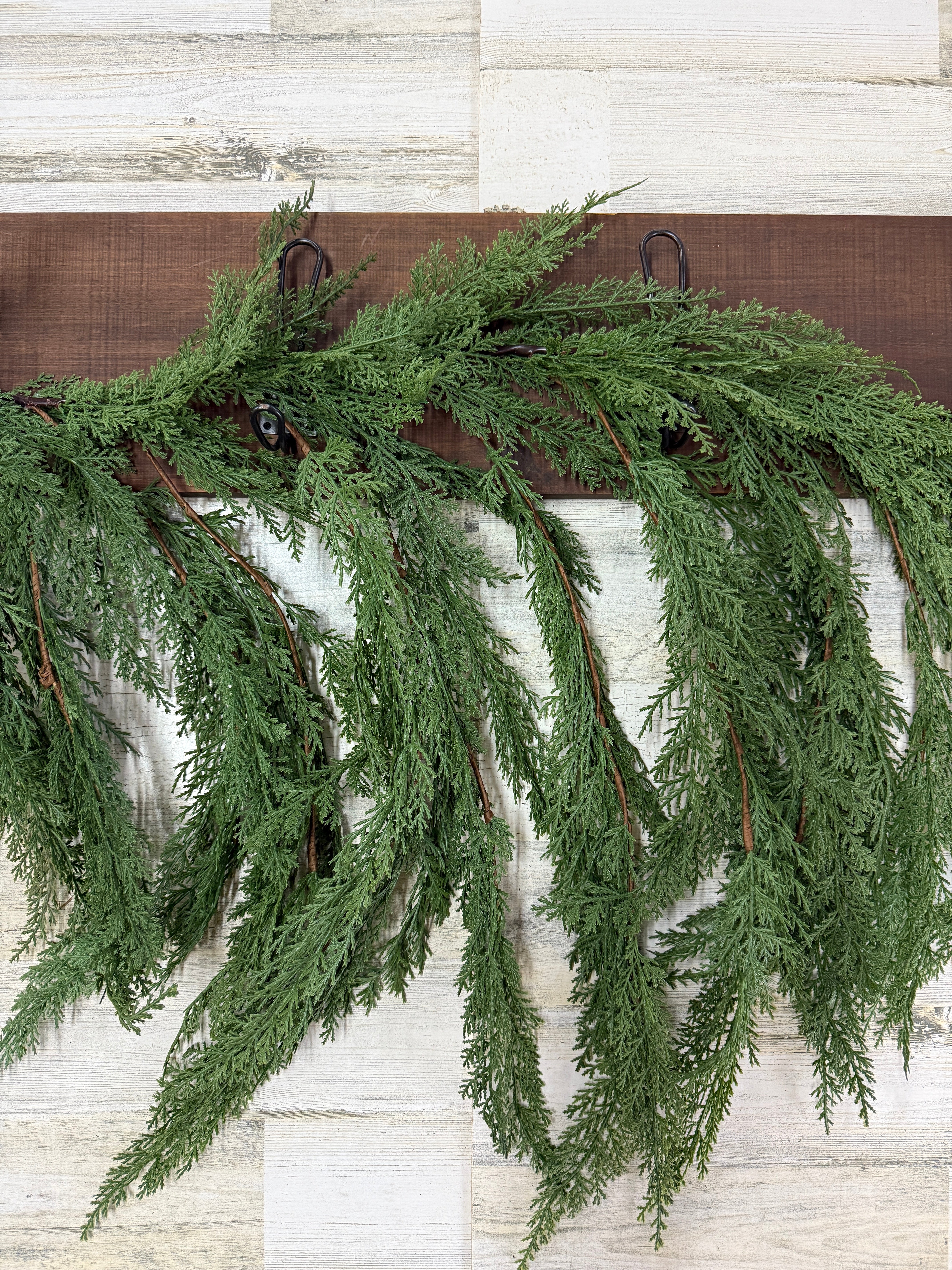 Cedar Pine Mantle Garland |