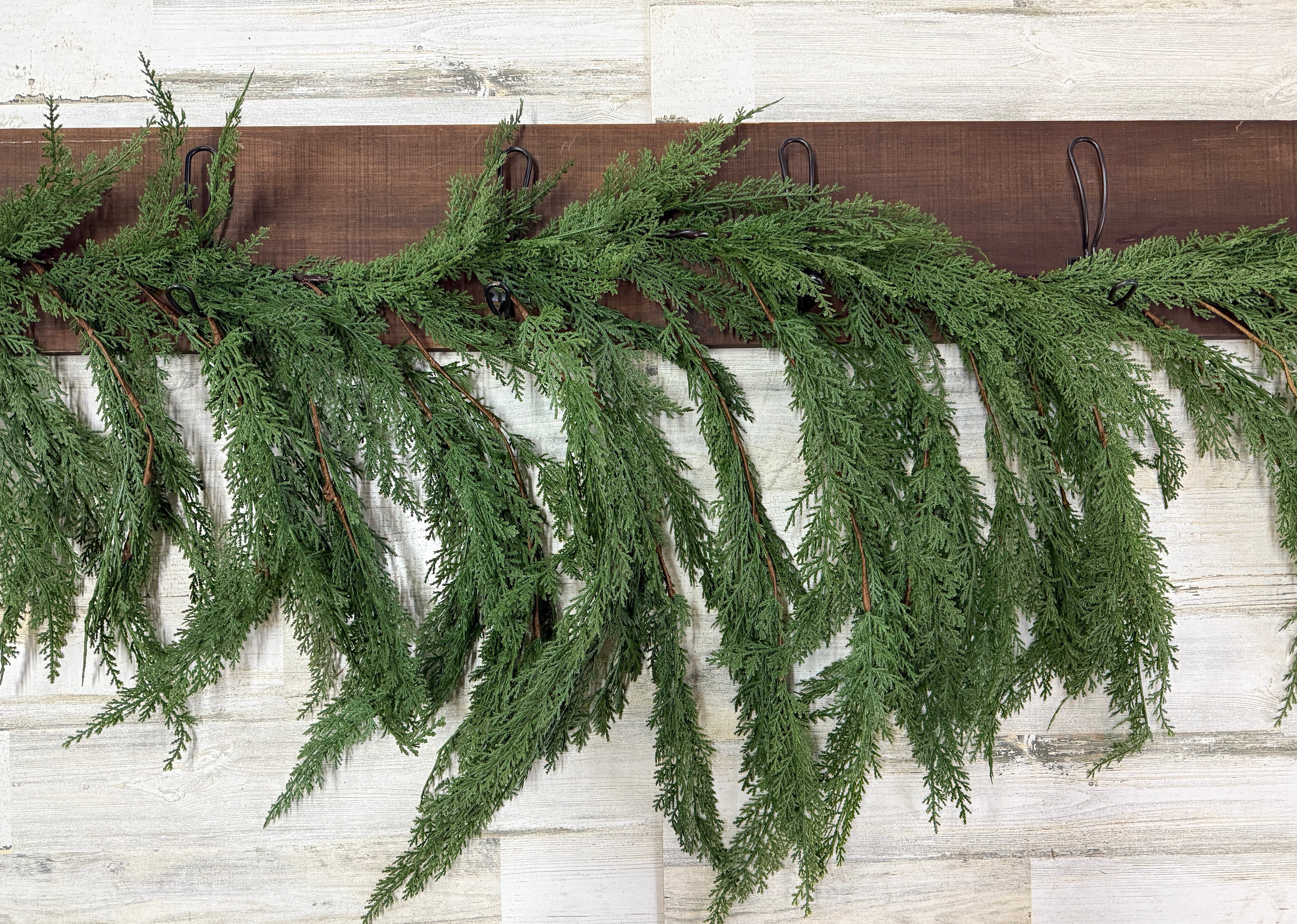 Cedar Pine Mantle Garland |