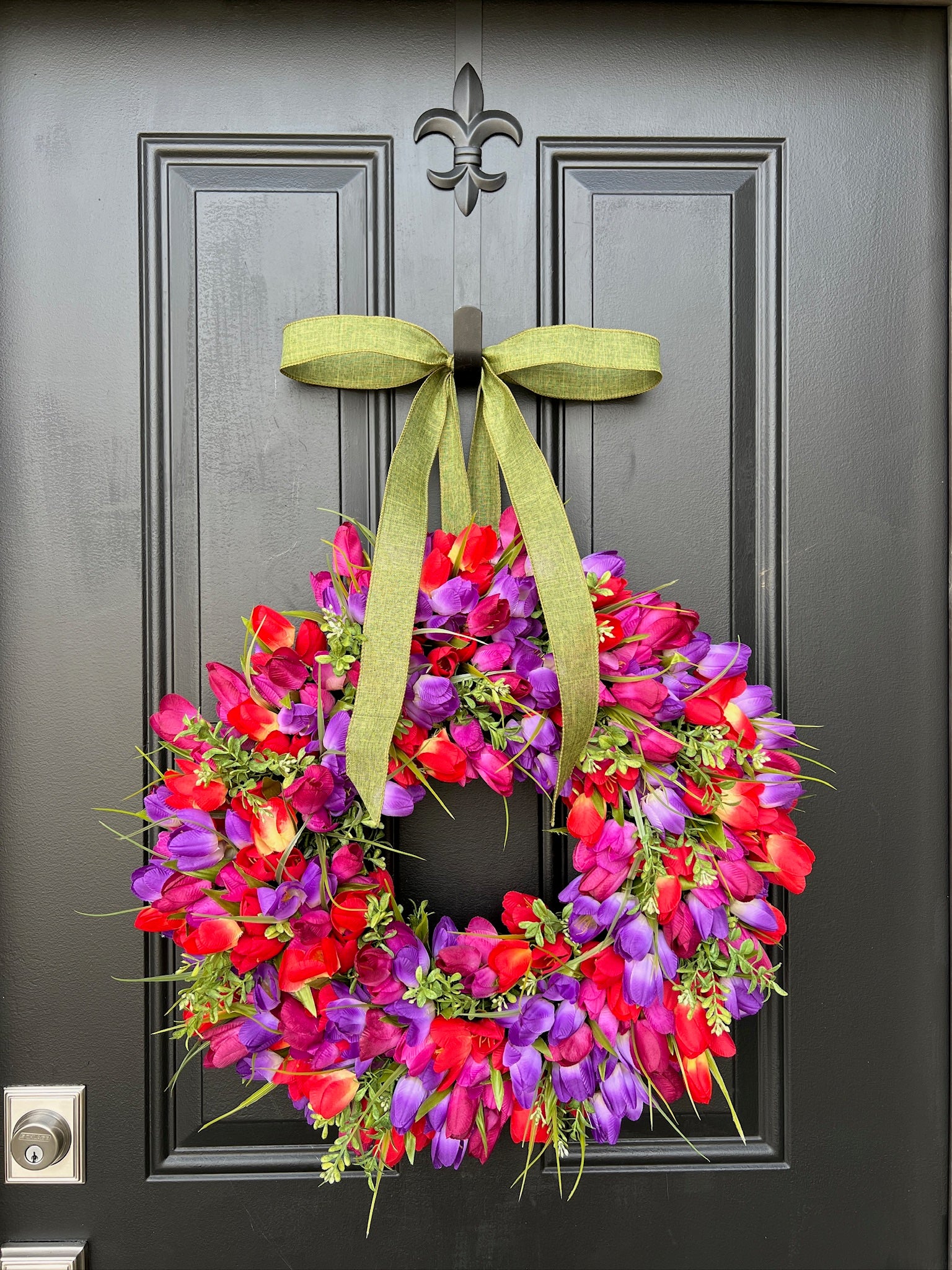 Vibrant Berry Jam Tulip Wreath with Boxwood
