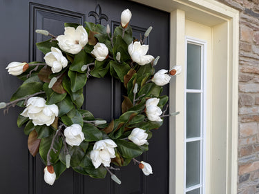 Classic Magnolia Wreath - TwoInspireYou