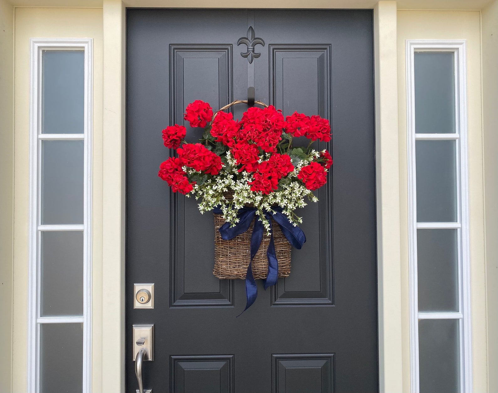 4th of July Geranium Basket with Cream Flowers