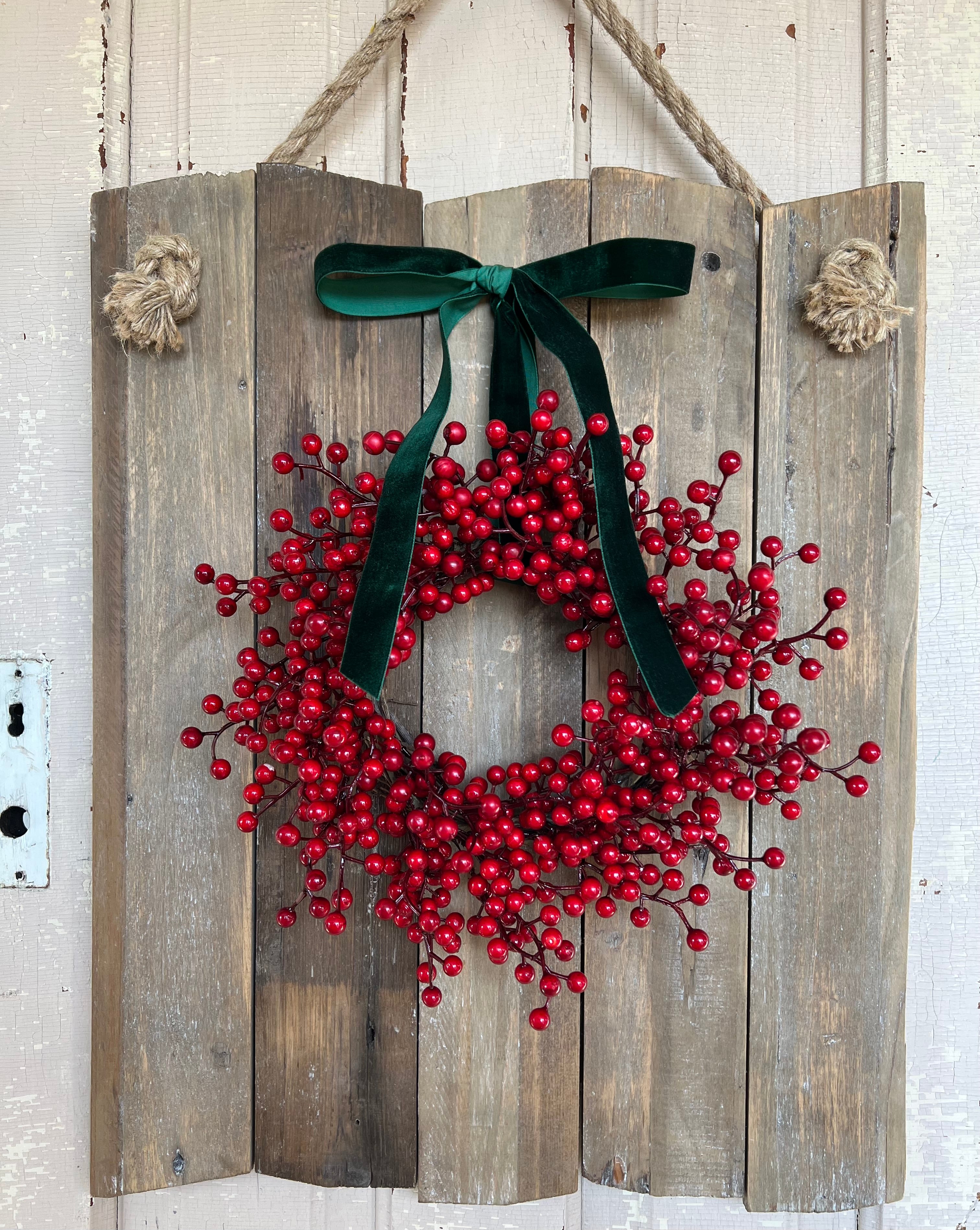 Snowberry Cottage Mini Window Wreath