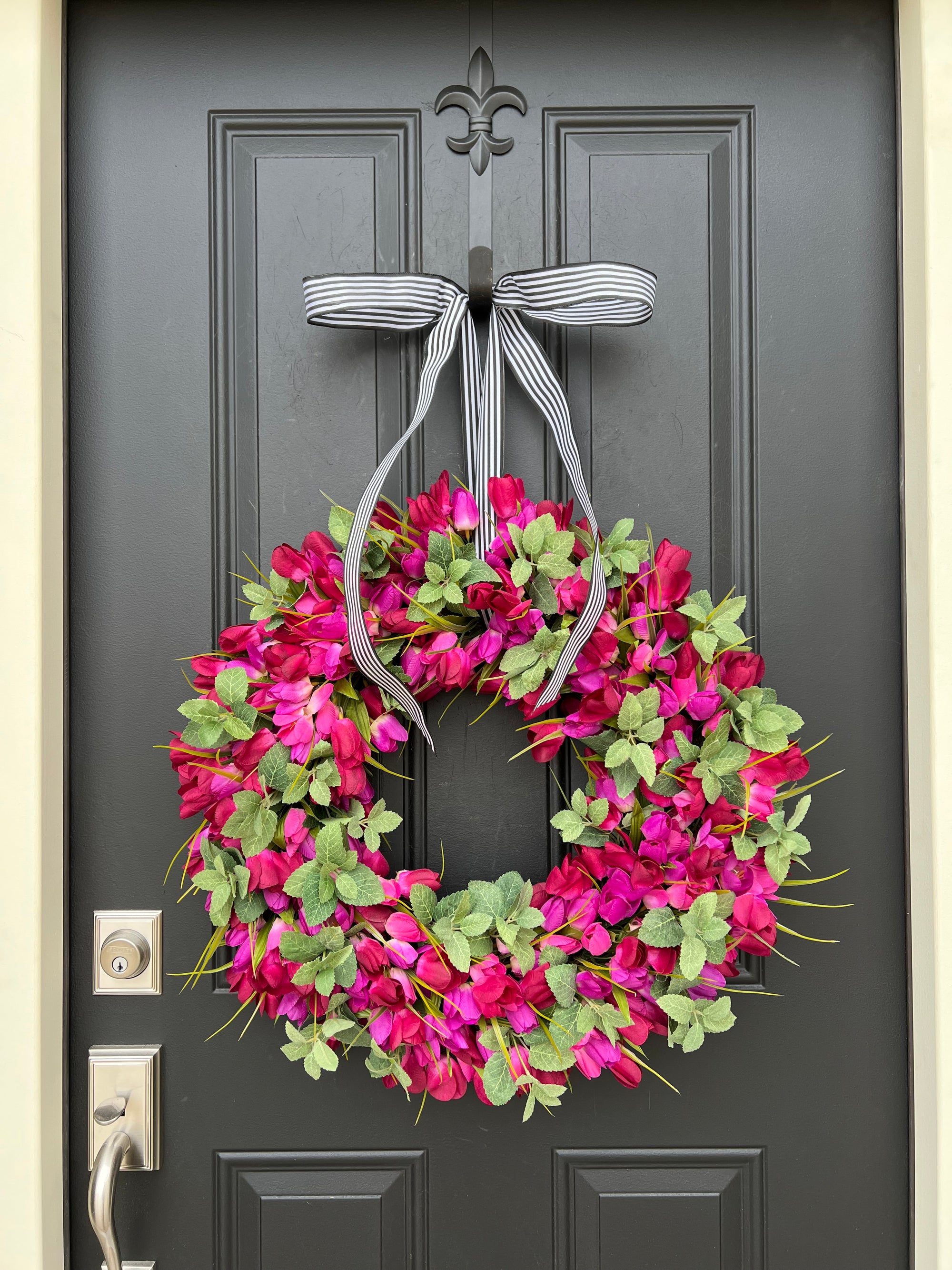 Magenta Tulip Wreath with Mint Leaves