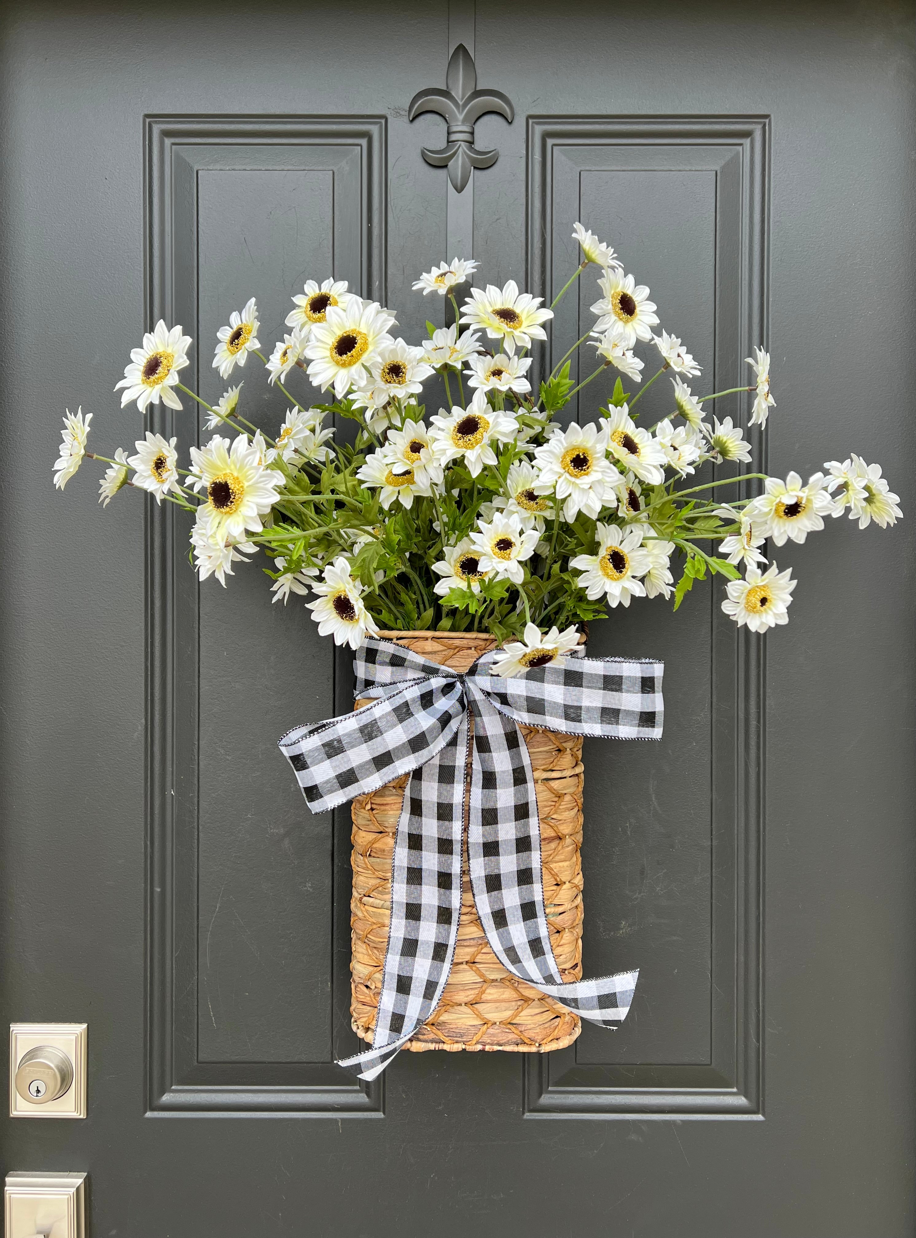 White Black-Eyed Susan in Natural Basket Wreath