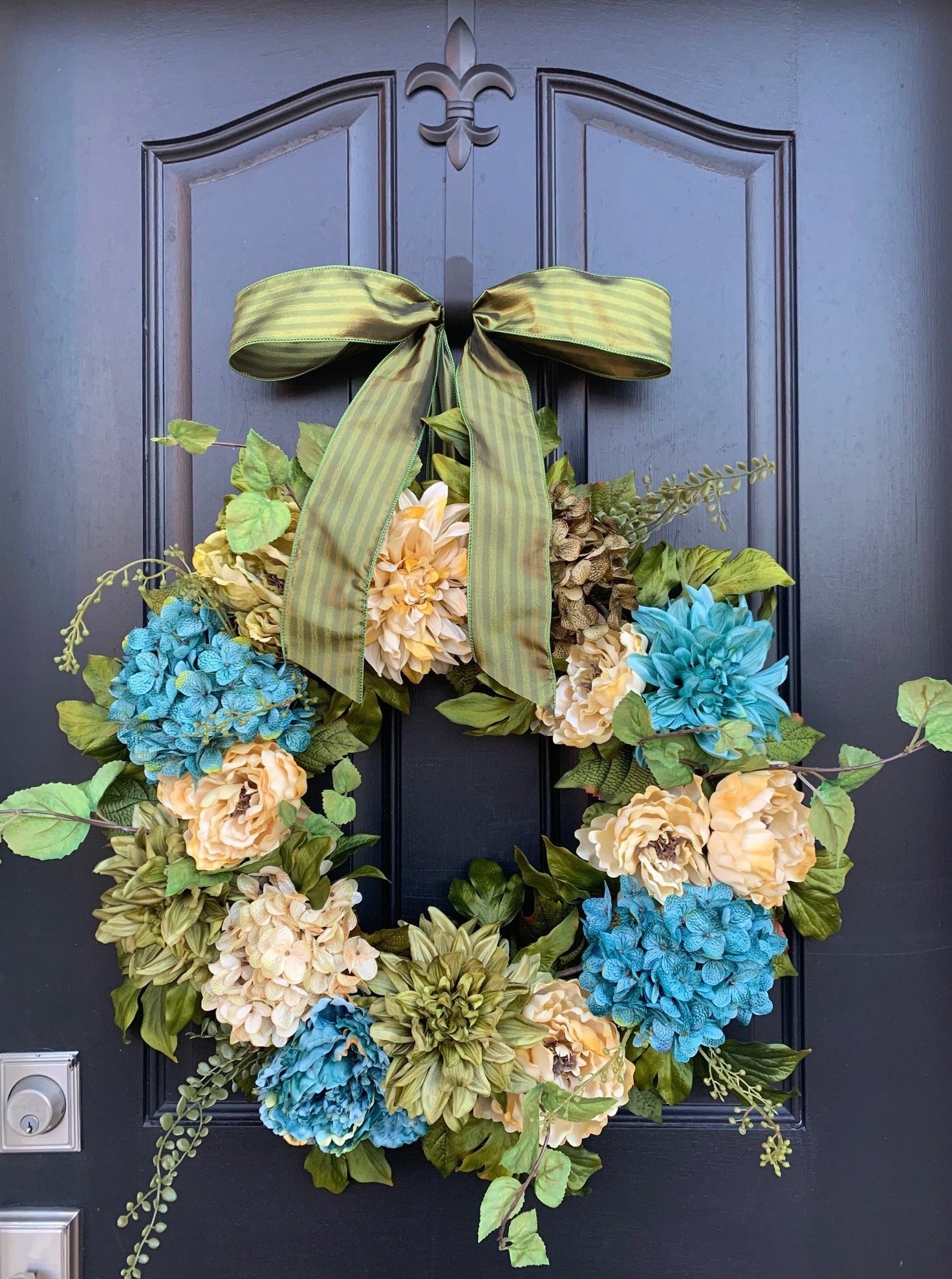 Unique Blue, Cream and Green Wreath