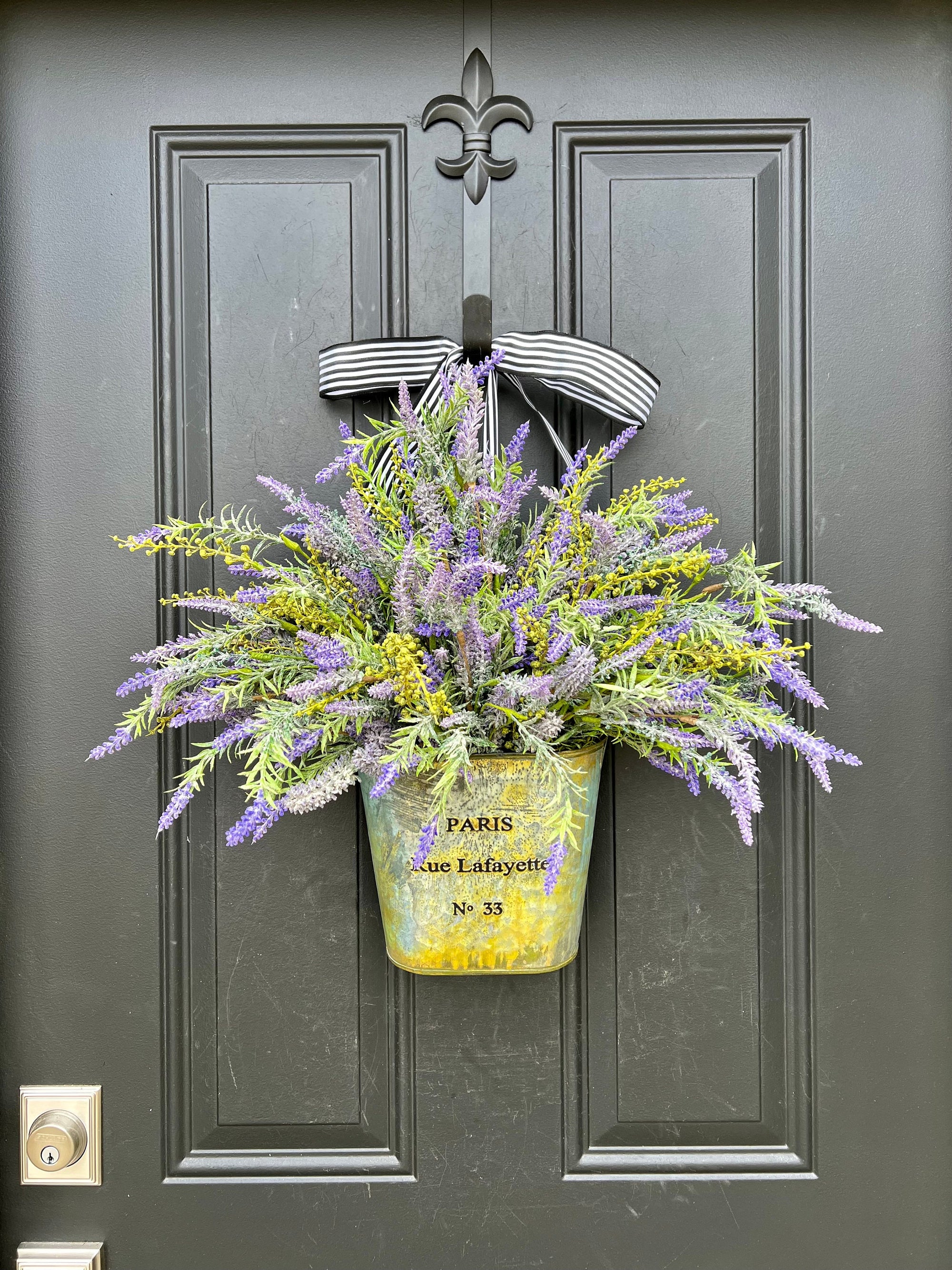 Lavender Wreath Bucket