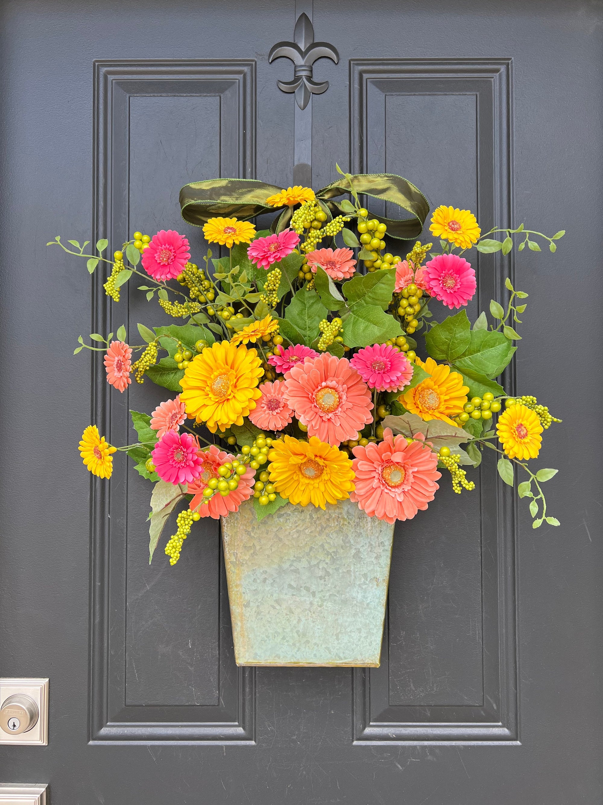 Ready to Ship - Daisy Door Bucket Wreath