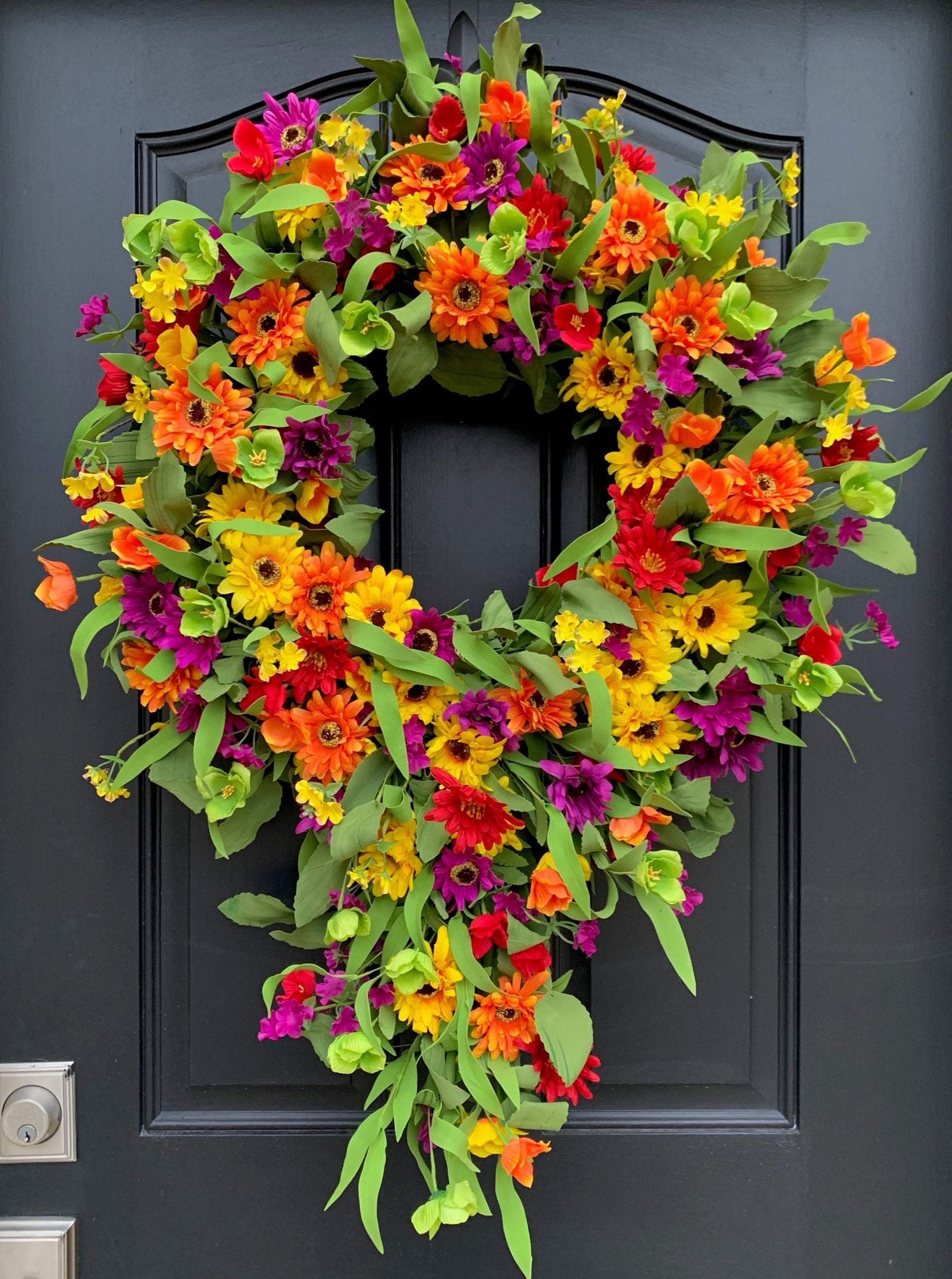 Colorful summer daisy wreath